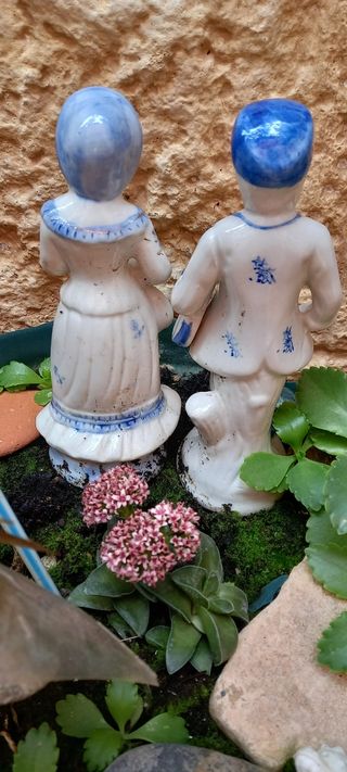 Pareja de figuras para el jardín