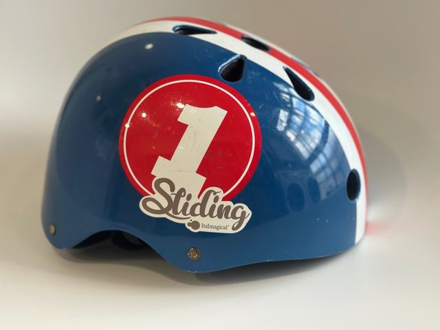 Casco Imaginarium. Talla 48 a 53 cms