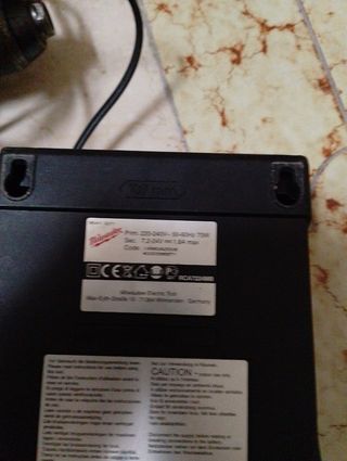 Carica batteria Milwaukee 