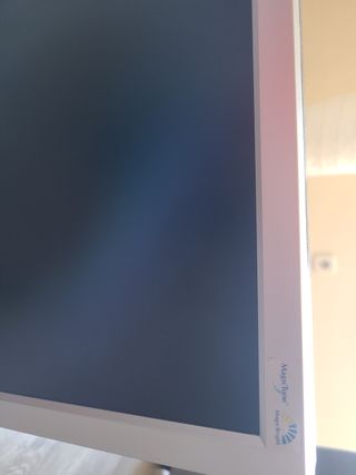 Monitor Samsung 19" incluye cables