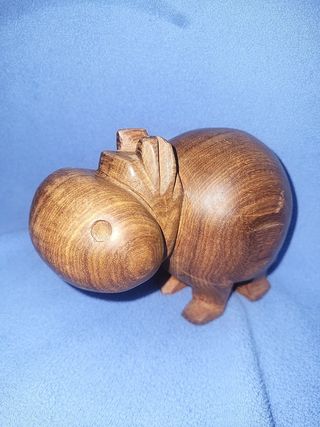 Talla de madera olivo ipopotamo
