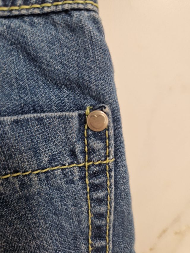 Pantalón de niña corto