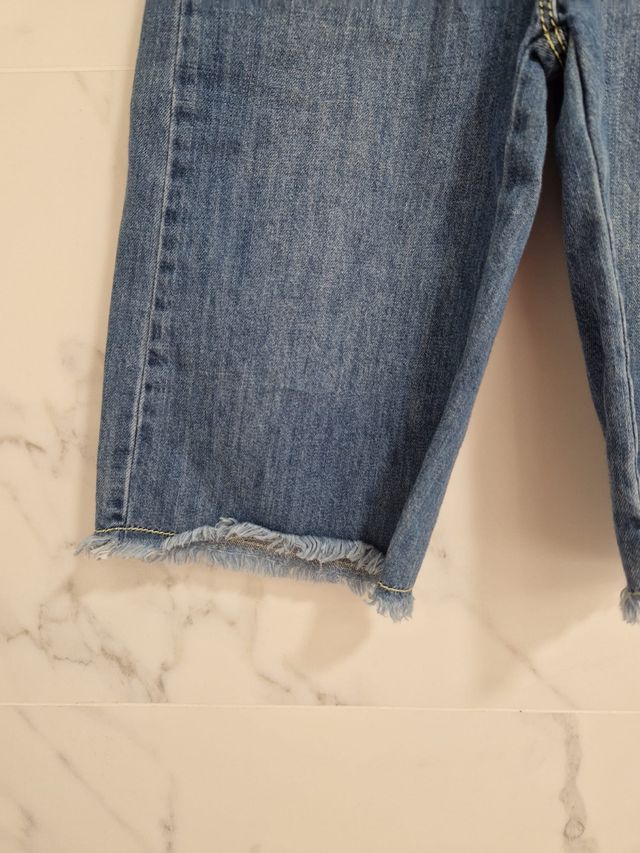 Pantalón de niña corto