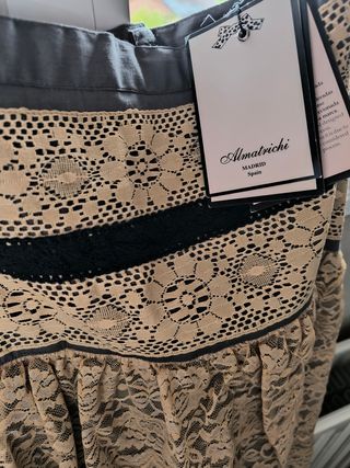 Falda nueva con etiqueta 