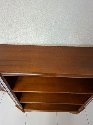 Estantería de madera