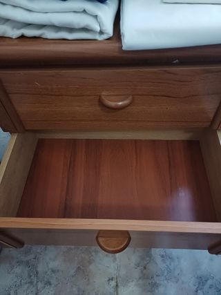 2 camas y mesita