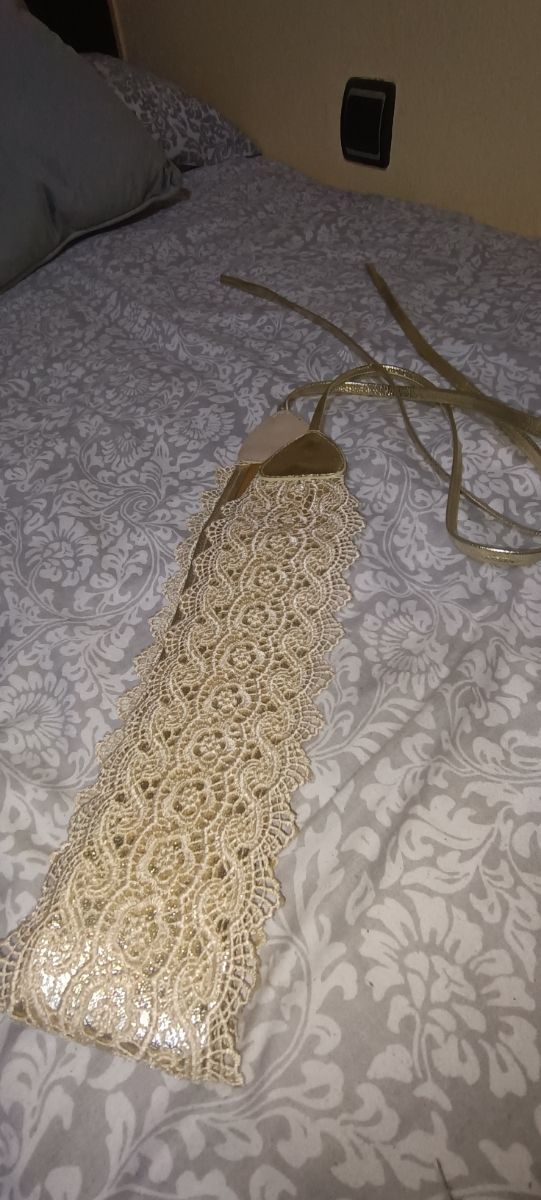 Vestido con tul y cinturón