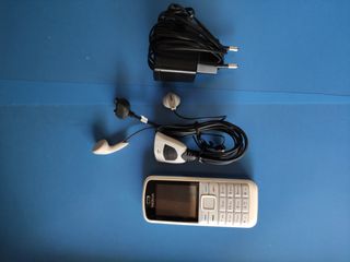 Móviles y accesorios varios