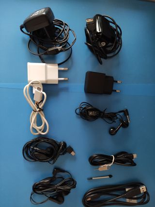 Móviles y accesorios varios