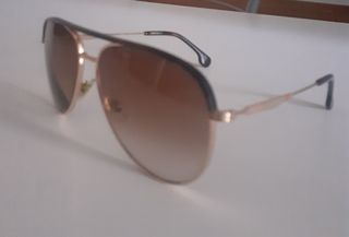 Carrera gafas de sol gold havana.