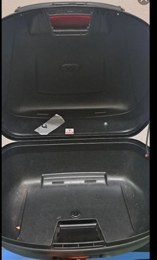 Baúl Yamaha para 2 cascos jet+soporte de baúl.