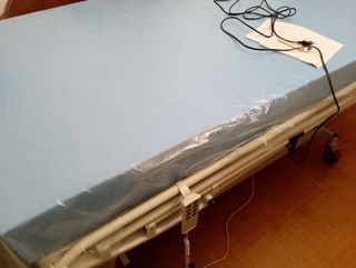SE VENDE CAMA CON CARRO ELEVADOR 105 o DE HOSPITAL