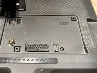 TELEVISOR SAMSUNG 22” con SOPORTE DE PARED (INCL)