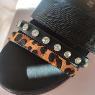 Sandalias 39 negro y leopardo cafenoir