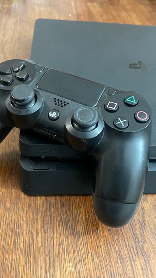 PS 4 SLIM