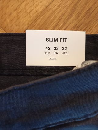 Pantalón vaquero negro chico Zara