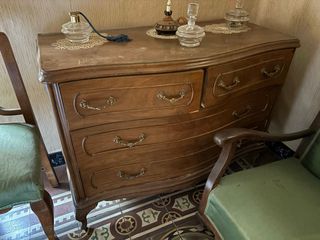 Se vende comoda habitacion con cajones de madera