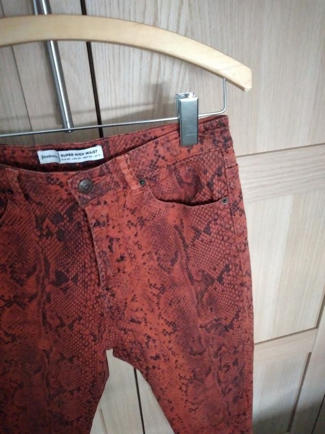 Pantalón polipiel bueno