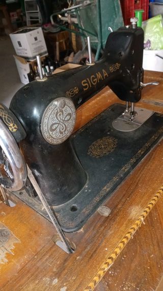 Maquina de coser antigua