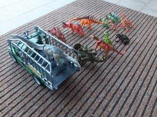 SET DINOSAURI VARIE DIMENSIONI e CAMION