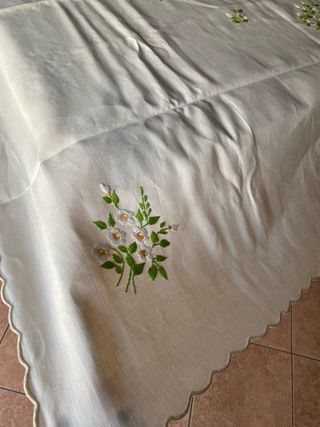 Tovaglia ricamata 8 persone