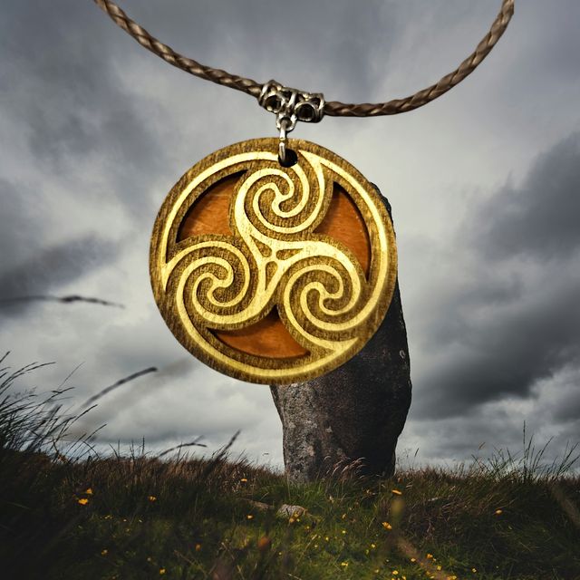 Collana Triskell, Triskelion, celtica
