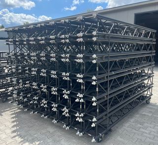 Alquiler truss negro cuadrado para feria
