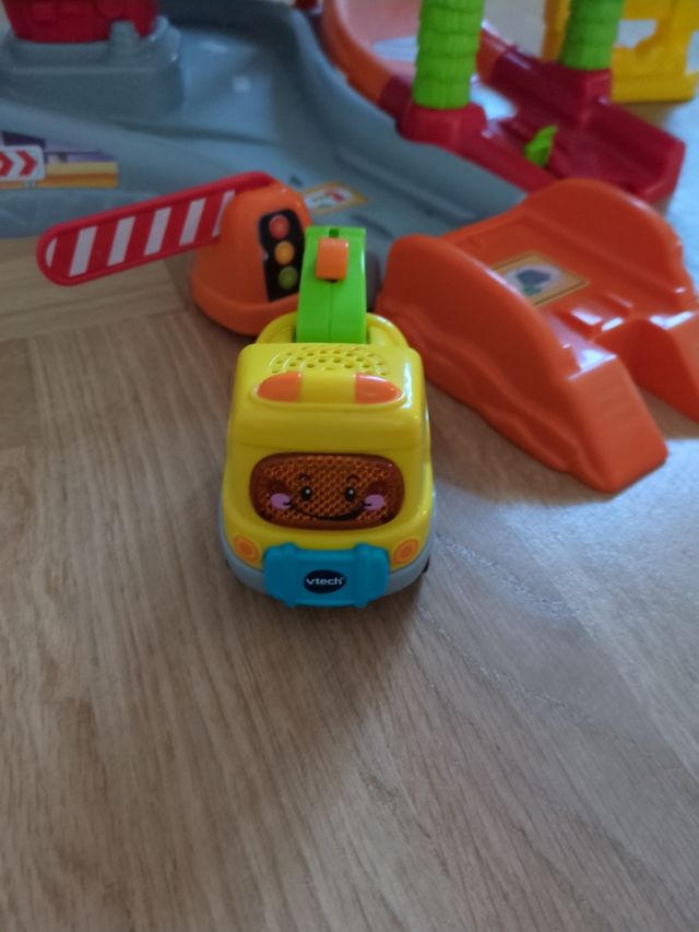 Garaje Vtech tut tut bolidos