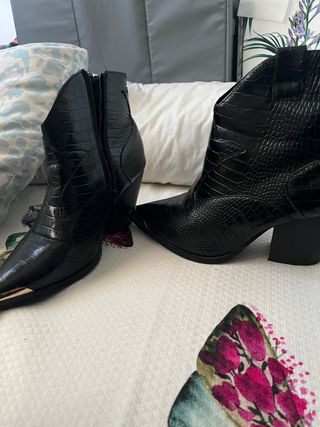 botines negros con tacon talla 41