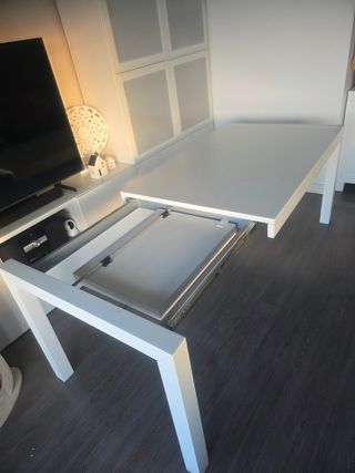 Mesa blanca lacada extensible