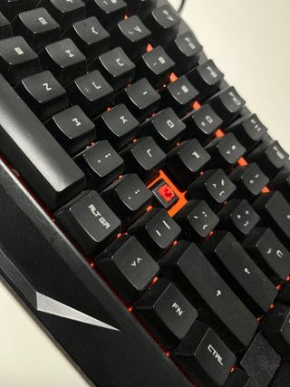 Teclado mecanico con switches RED