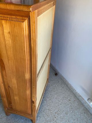 Mueble de Madera de Pino