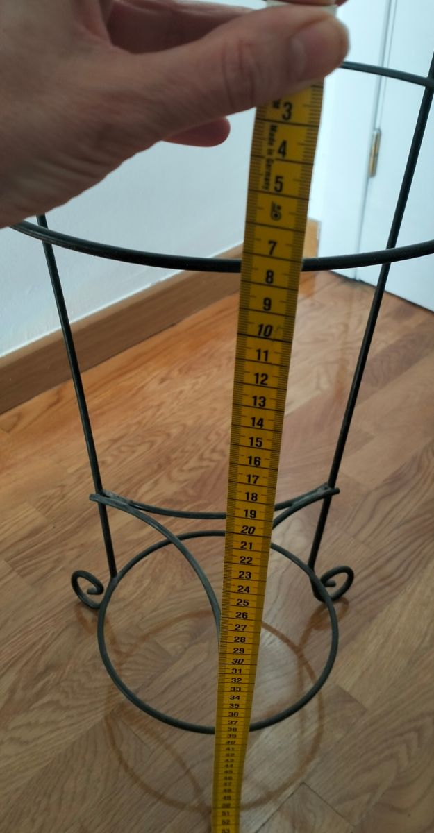 Soporte de plantas de hierro.