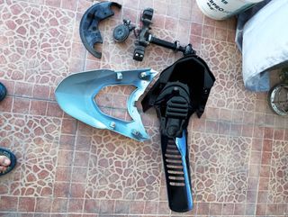 Repuesto de BMW f650gs y faros completo de una Hon