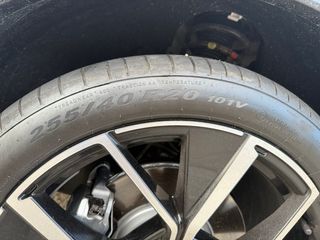 Neumaticos pirelli 255/40 R20 muy nuevos