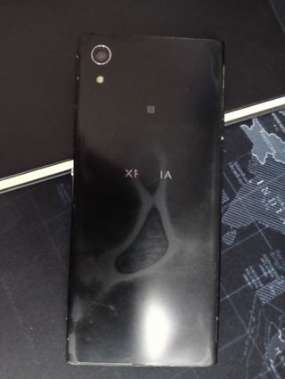 Sony Xperia XA1 Plus - Schermo e custodia rotti
