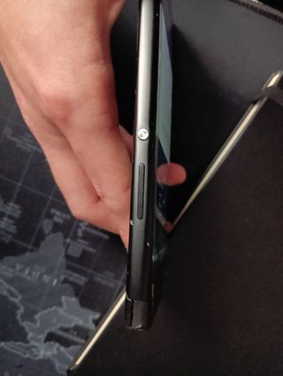 Sony Xperia XA1 Plus - Schermo e custodia rotti