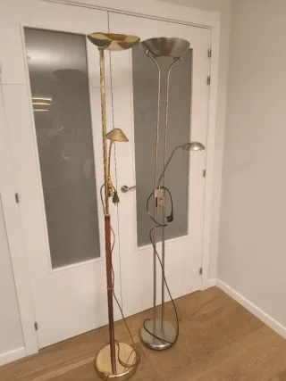 Lámpara de pie metálica moderna  – NUEVA