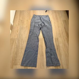 Pantalón Y2K gris satinado Oneday London acampanad