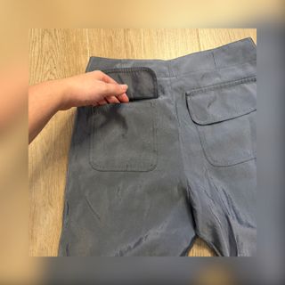 Pantalón Y2K gris satinado Oneday London acampanad