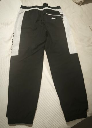 Pantalón y sudadera Nike , conjunto