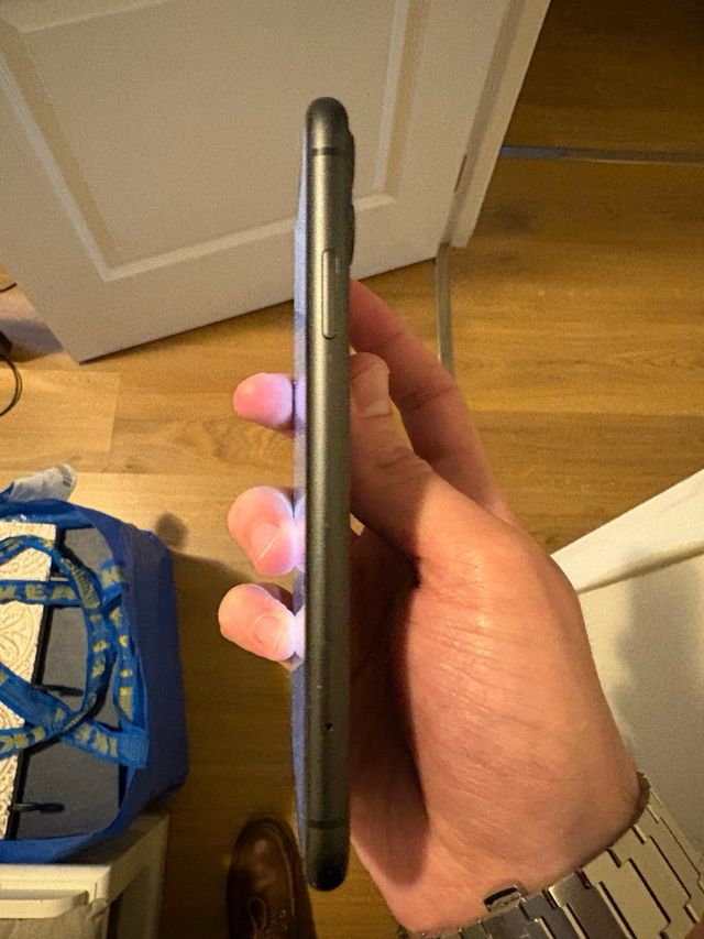 iphone 11 negro 128GB 70% bateria SIN CARGADOR