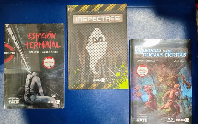 Lote # IV, 7 Libro JUEGOS DE ROL. Nuevos