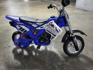 Moto eléctrica para niño Injusa.
