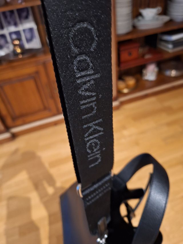 Bolso negro de Kalvin Klein original