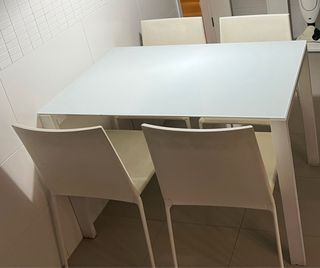 Mesa y sillas cocina