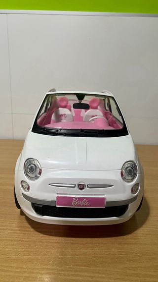 2 Barbies y coche fiat