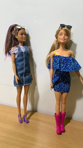 2 Barbies y coche fiat