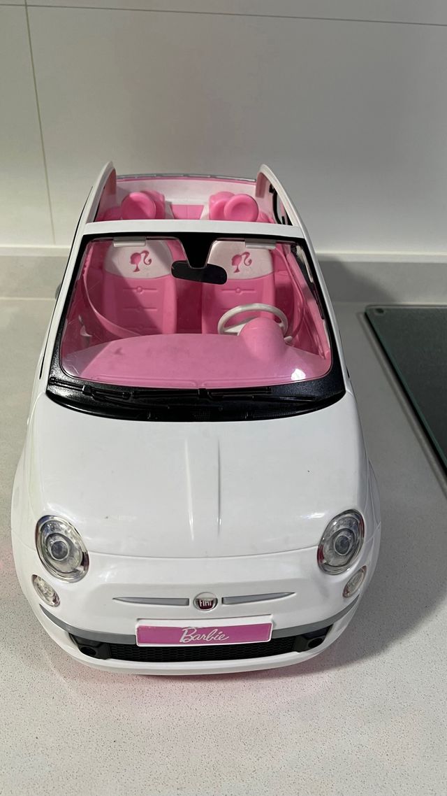 2 Barbies y coche fiat