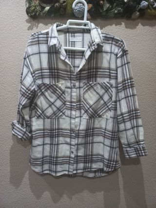 Camisa Zara.
